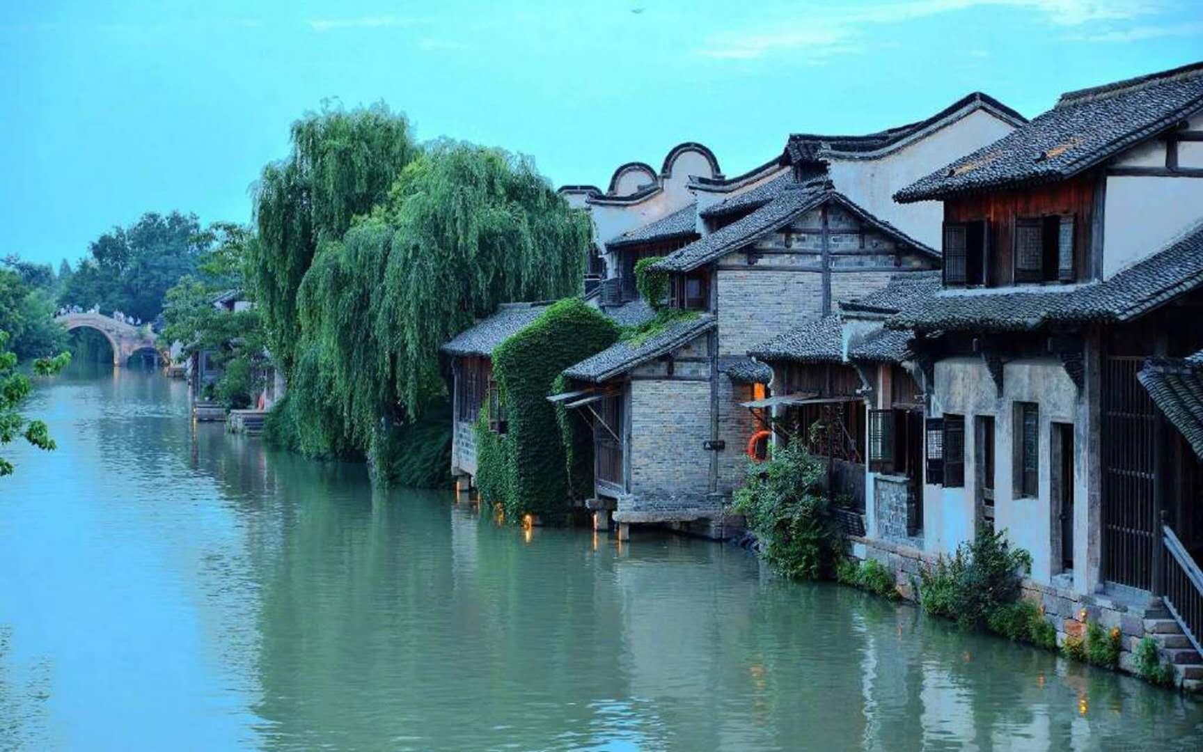 旧岁已展千重锦 只争朝夕启新程